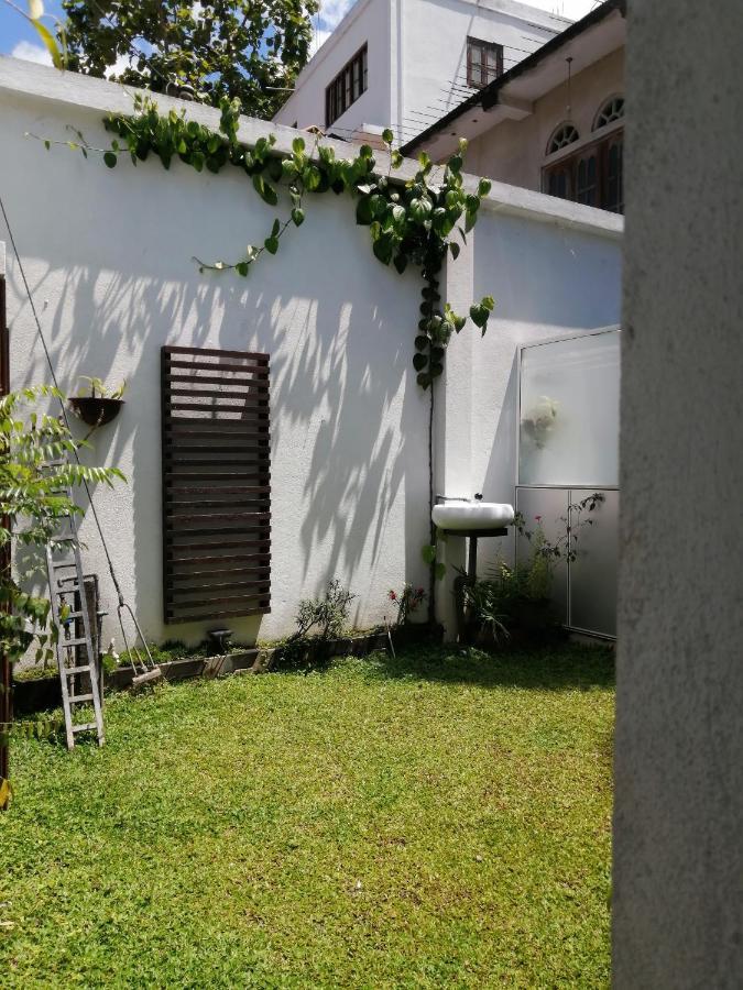Ibis Apartment Udawalawe Exterior photo